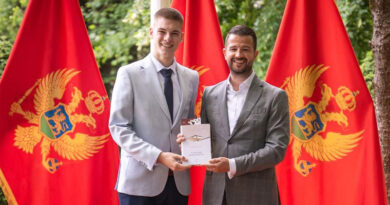 ОГЊЕН ВРАНЕШ МЕЂУ НАЈБОЉИМ СРЕДЊОШКОЛЦИМА ЦРНЕ ГОРЕ! ОГЊЕН ВРАНЕШ МЕЂУ НАЈБОЉИМ СРЕДЊОШКОЛЦИМА ЦРНЕ ГОРЕ!